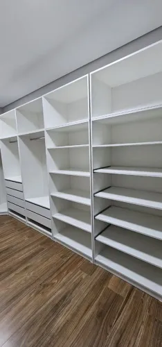 CLOSET CABIDEIRO COM 4 GAVETAS - CABJDEIRO COM 2 GAVETAS - PRATELEIRA - SAPATEIRA 