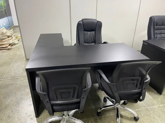 MESA DE ESCRITORIO FUNCIONAL PT EM L 1.50x1.60 MÓVEIS IKONMIXOFFICE