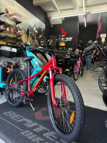 Bicicleta Aro 24 SPECIALIZED modelo RIP ROCK