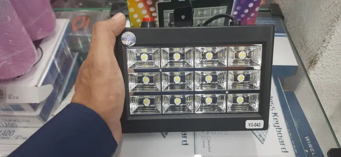Strobo Rítmico 12 Leds Branco 15w Digital Bivolt Iluminação para Festa