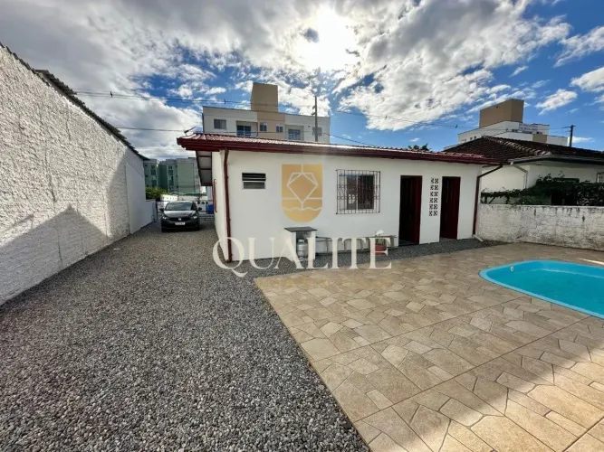 Duas Casas à venda com Piscina em terreno de 454m², no bairro Barra do Aririú, Palhoça/SC|