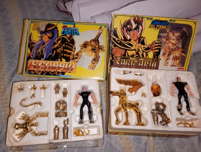 Cavaleiros do Zodíaco - Action Figures Scorpio e Sagitário