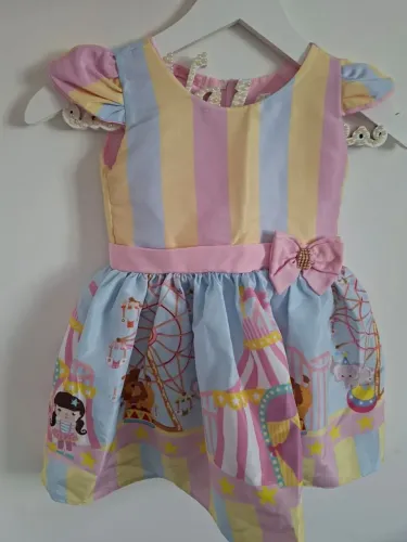 Vestido rosa infantil circo