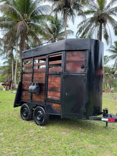 Vendo. Reboque de cavalo 