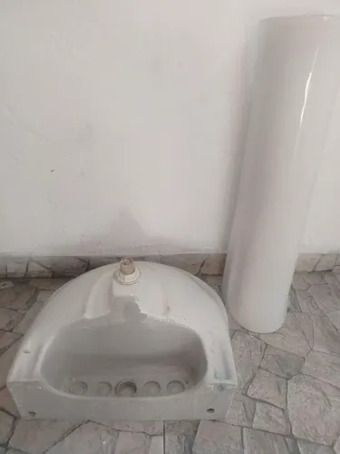 Cuba de cerâmica com coluna