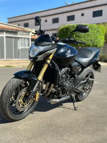 Hornet 600 Preta com Garantia 