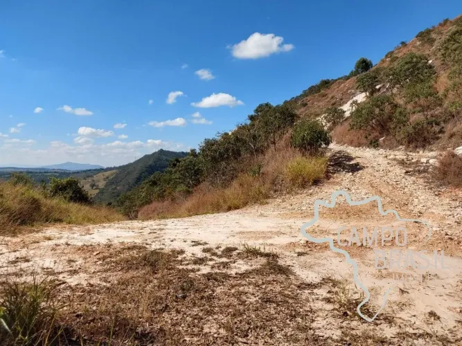 PEDREIRA COM PEDRA SÃO THOMÉ COM 2 SÉCULOS DE EXPLORAÇÃO E POSSUI OS DIREITOS MINERÁRIOS !