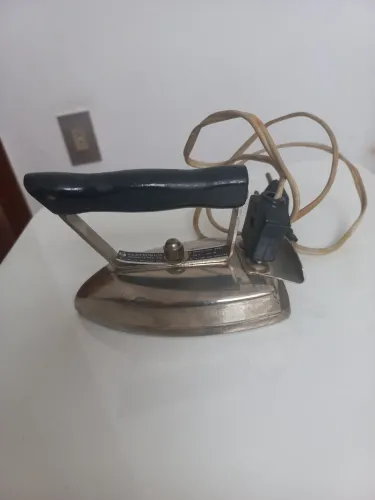 Mini ferro elétrico vintage para viagem Eletrônica Brasileira S/A usado 