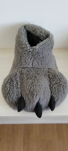 Pantufa divertida de pata de urso