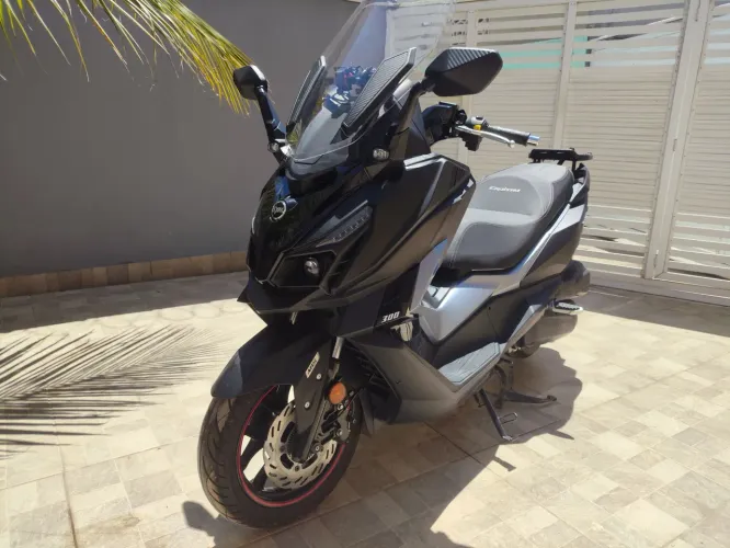 Cruisym 300 impecável! Na garantia de fábrica 