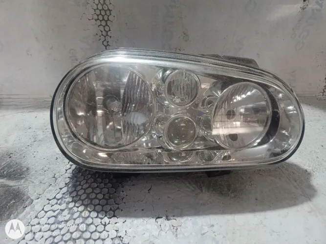 Farol Direito VW Golf 2000-2005