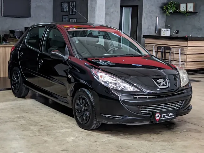 Peugeot 207 XR 1.4 Flex 8V 5P 2011