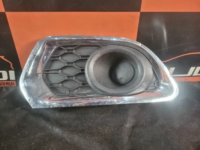 Moldura do Farol de Milha Esquerdo Renault Sandero Logan 2015 a 2020 Friso Cromado (s Furo