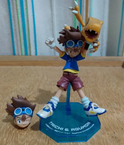 Boneco digimon Tai e Agumon Megahouse Bootleg