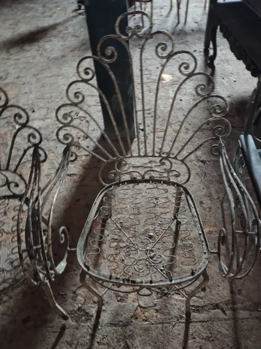 Lote 2 Poltronas Clássicas em FERRO FUNDIDO - Decoração de Jardim de Alto Valor