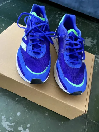 Tênis Adidas Boston 10