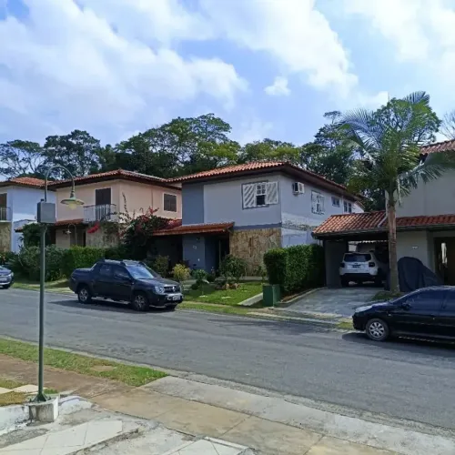 Casa à venda Condomínio Carmel São Paulo II - 4 Quartos 3 Suítes e garagem para 4 vagas