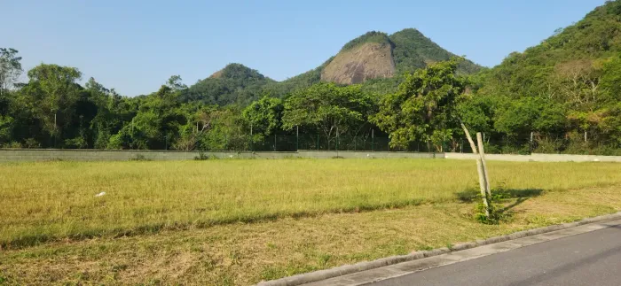 Maravilhoso terreno plano no Alphaville Maricá 2