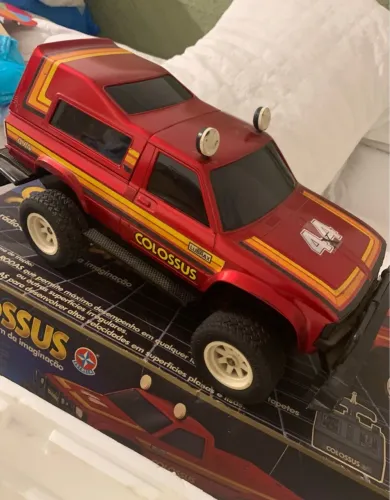 Colosso - Carrinho antigo de controle remoto