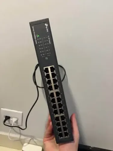 Switch TP-Link 24 Portas Fast Ethernet (Modelo TL-SF1024D)