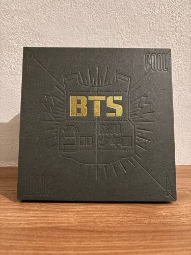 Álbum BTS - 2 Cool 4 Skool (sem photocard e pôster)