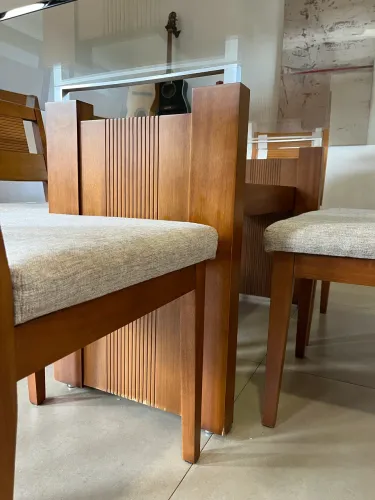 Mesa de Jantar para 6 lugares.