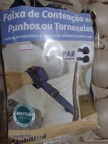 Andador ,cadeira de banho e faixa de contenção