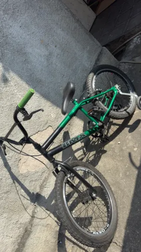 Bicicleta BMX, aro 20. Masculina
