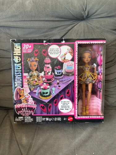 Boneca Monster High Clawdeen Wolf Conjunto Kit de Bolo - Scary Sweet Birthday - Mattel