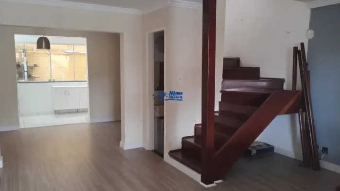 Casa em Condomínio Fechado com 2 Dormitórios, Quintal Privativo e Lazer Completo no Morumb