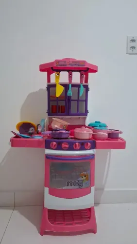 Cozinha de brinquedo mais utensílios 