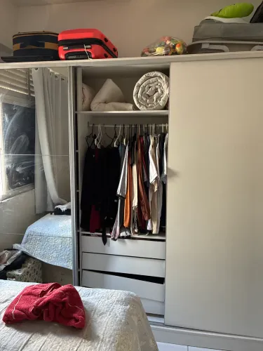 Vendo guarda roupa semi novo