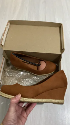 Sapato Bebebecê suede 35