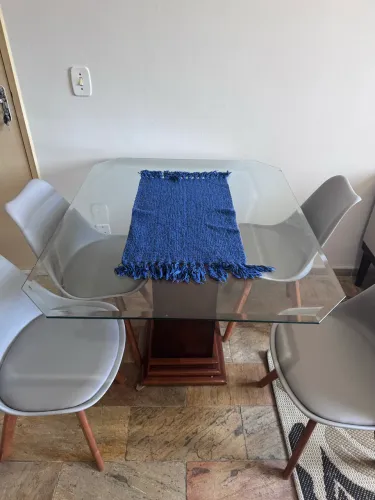 Mesa de jantar de vidro