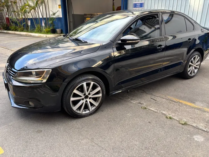 Volkswagen Jetta Comfortline 2.0 T.flex 8V 4P Tipt. 2011