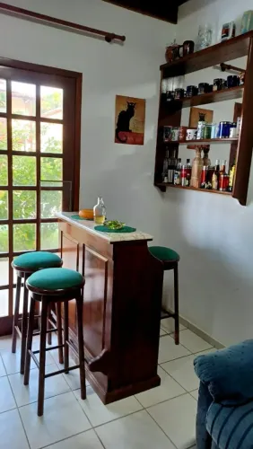 Conjunto de bar em madeira mogno 5 peças