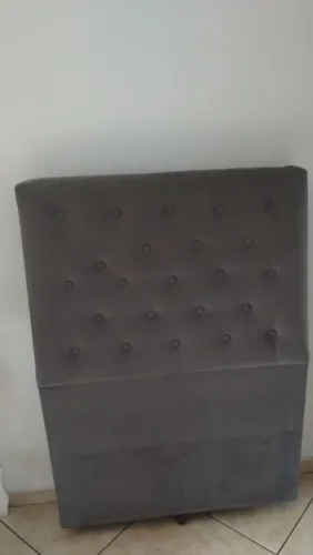 Vende-se, cama box baú de solteiro com cabeceira.