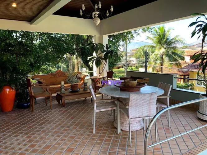Linda casa em condomínio de luxo em Camboinhas!!!!,