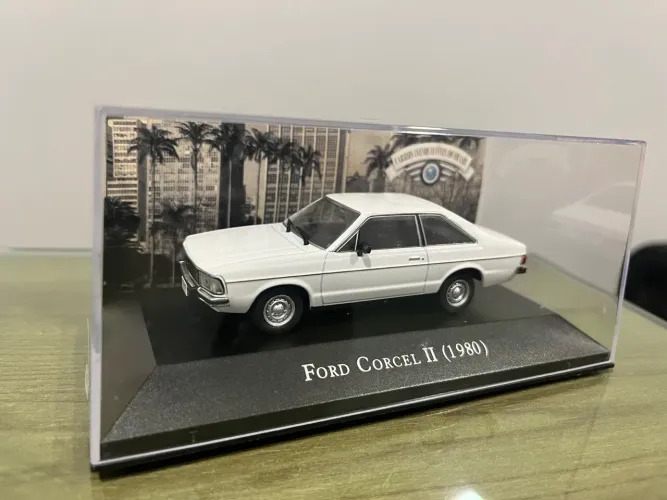 Miniatura de metal Ford corcel