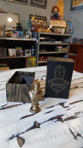 Busto colecionável do Superman. Da Omelete Legends