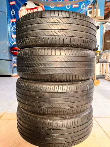 Pneus Michelin / Dunlop 195 55 16 