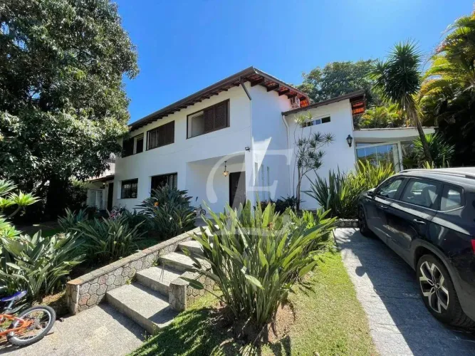 Casa com 4 quartos à venda, 385 m² por R$ 1.800.000 - Granja Viana - Cotia/SP