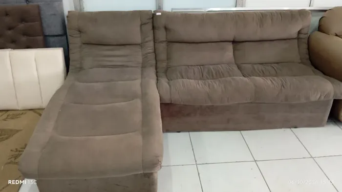 Vendo sofá 2 lugares mais chaise bem confortável