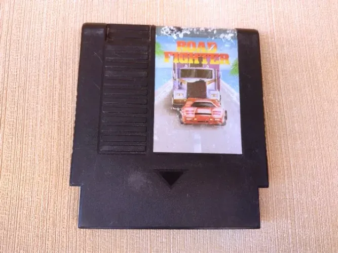Road Fighter - Cartucho Com Desgastes P/ Nintendinho 72 Pinos