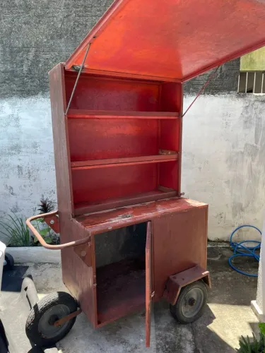 Fiteiro / Carrinho de Lanches com Rodas - Ótima Oportunidade!