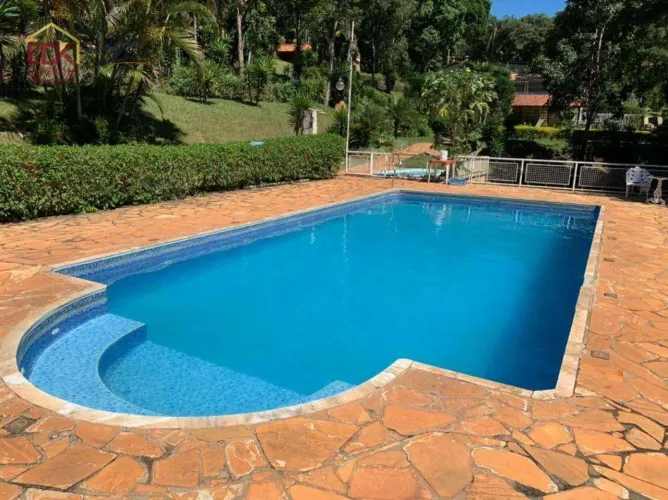 Pousada com 12 chalés e 02 casas de hospedagem à venda por R$ 3.500.000 - Condomínio Quint