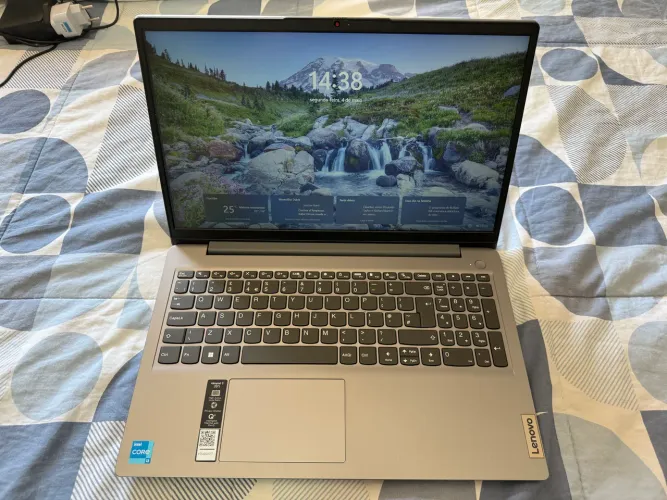 Notebook Lenovo IdeaPad 3 i3 11ª Geração SSD Rápido ( Full HD )