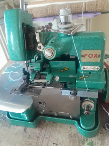 Maquina de overlok chinesinha