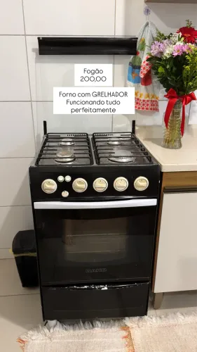 Fogão com grelhador - tudo funcionando perfeitamente 