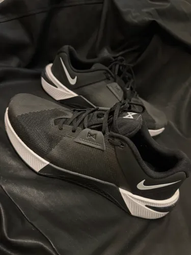 Tênis Nike Mercon10